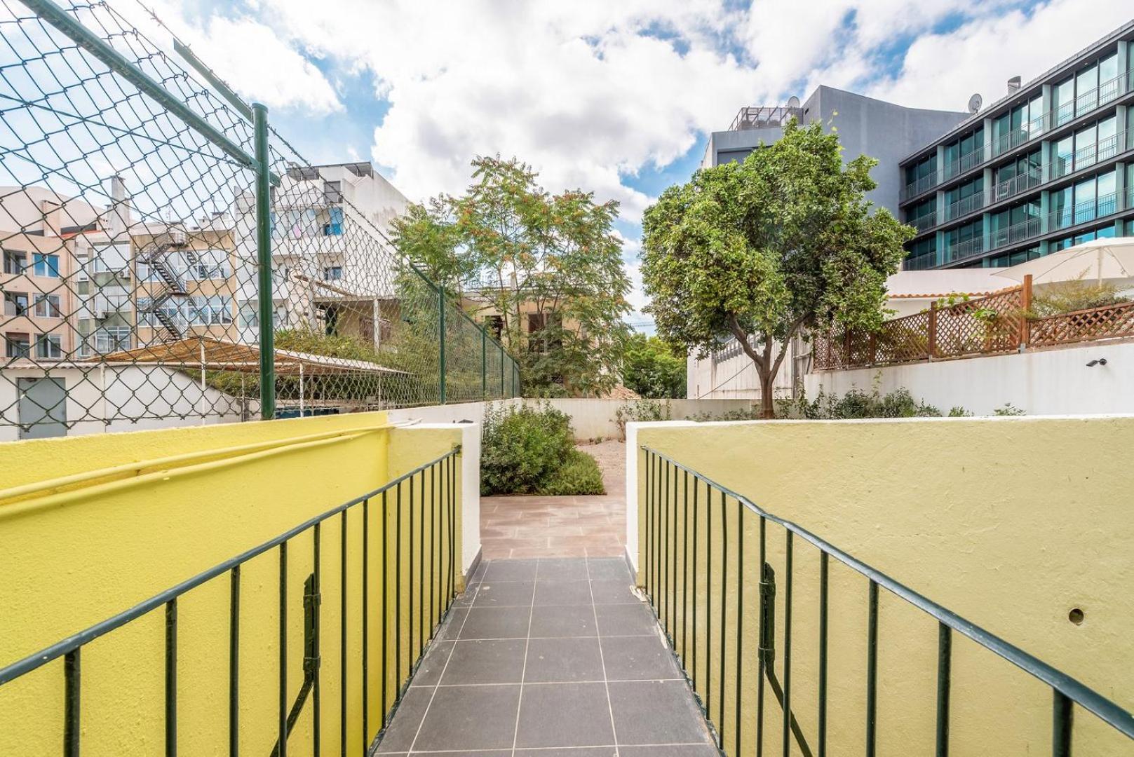 Guestready - Saldanha Building Garden Apartment Lisbon Exterior photo